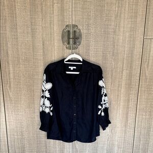 Chico's Embroidered Linen Blouse‎